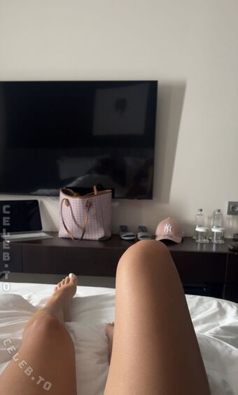 Feets Nude Leaks OnlyFans Photo 9