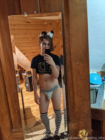femboy_idiot Nude Leaks OnlyFans Photo 2