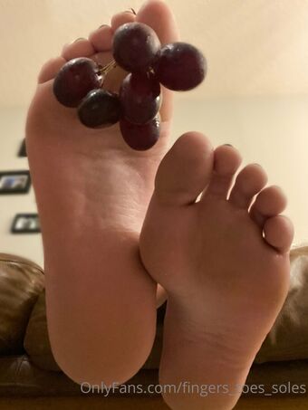 Fingers-toes-soles Nude Leaks OnlyFans Photo 27