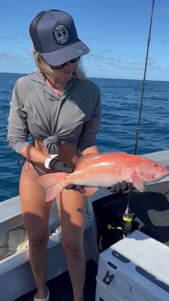 Fishhuntressamy Nude Leaks OnlyFans Photo 12