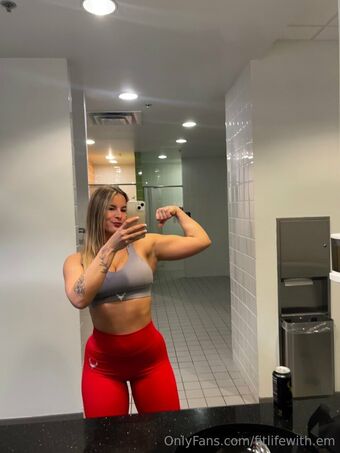 fitlifewith.em Nude Leaks OnlyFans Photo 2