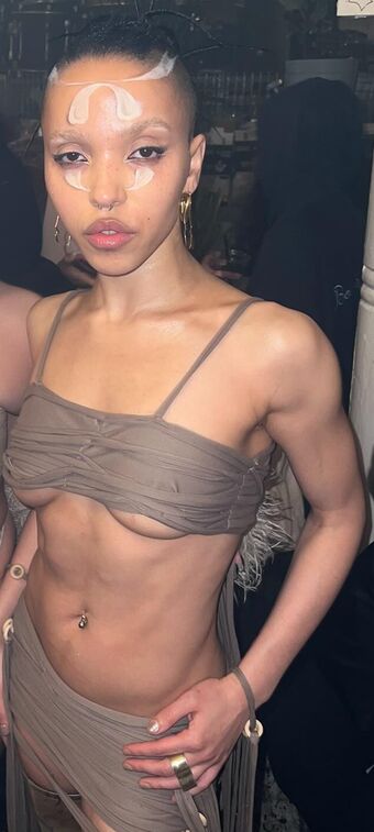 FKA Twigs Nude Leaks OnlyFans Photo 68