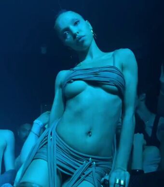 FKA Twigs Nude Leaks OnlyFans Photo 72