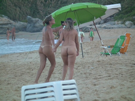 Flagras Em Praia Nude Leaks OnlyFans Photo 17