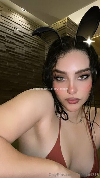 Flores Dani Nude Leaks OnlyFans Photo 5