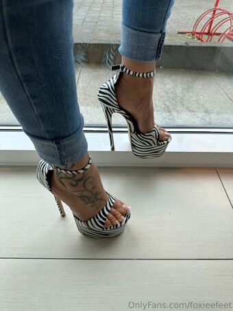 foxieefeet