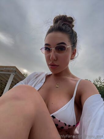 frauu_eva