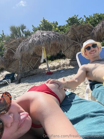 freakycouple2000 Nude Leaks OnlyFans Photo 14