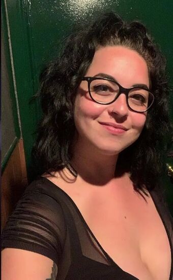 Friendly Witch Nude Leaks OnlyFans Photo 19