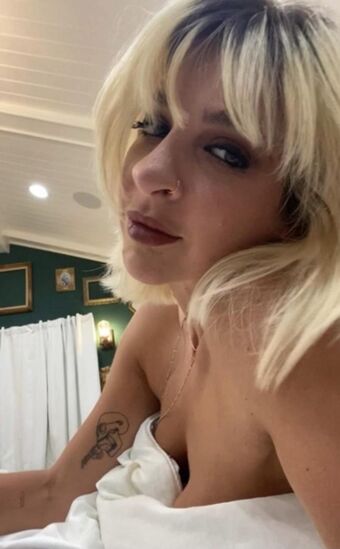 Gabbie Hanna Nude Leaks OnlyFans Photo 73