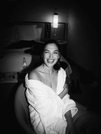 Gal Gadot Nude Leaks OnlyFans Photo 583