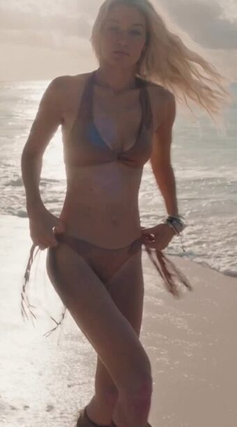Gigi Hadid Nude Leaks OnlyFans Photo 54
