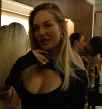 Girl aus Luciano Gzuz 2 Germans Musikvideo