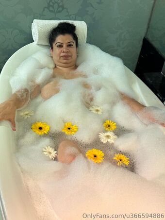 Girlwiththecurvycurves