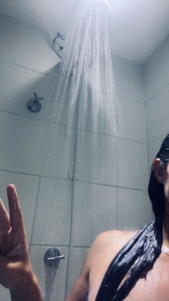 Giu Muniz Nude Leaks OnlyFans Photo 1