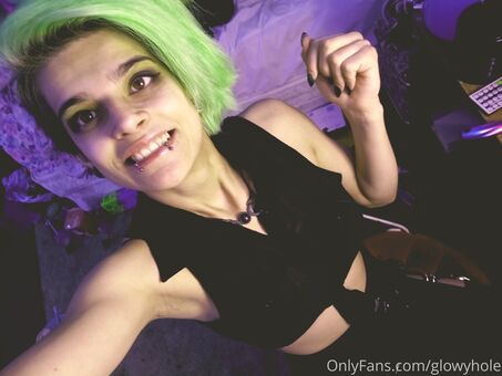 glowyhole