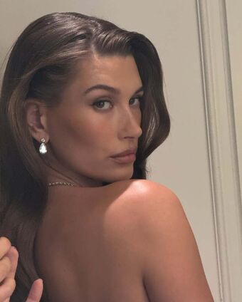 Hailey Baldwin Bieber
