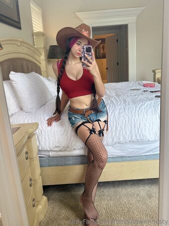 hangingwithmisty