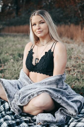 Hannah Bourque Nude Leaks OnlyFans Photo 3