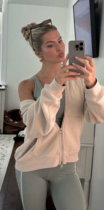 Hannah White Nude Leaks OnlyFans Photo 156