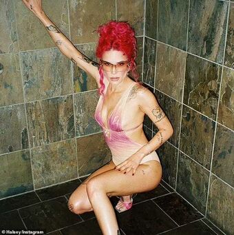 Hawk Tuah Nude Leaks OnlyFans Photo 16