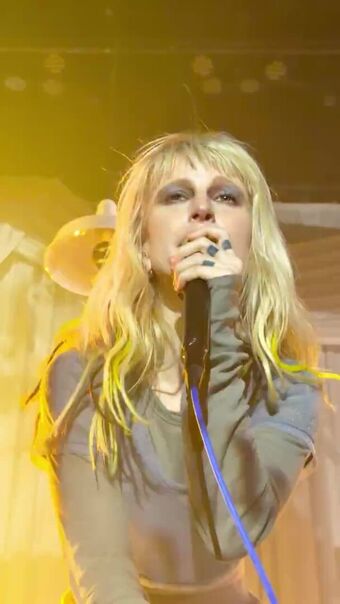 Hayley Williams Nude Leaks OnlyFans Photo 517