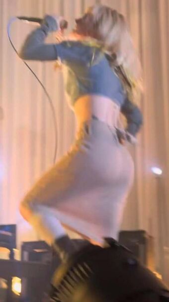 Hayley Williams Nude Leaks OnlyFans Photo 524