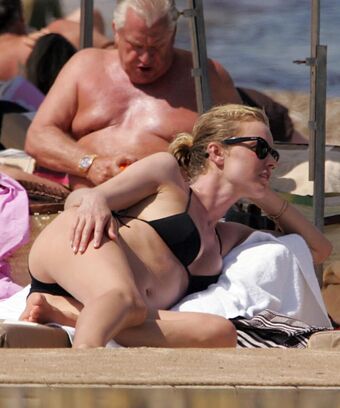 Herzigova Nude Leaks OnlyFans Photo 11