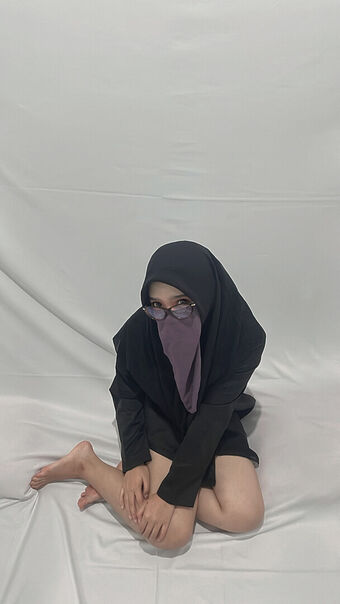 Hijab Camilla Nude Leaks OnlyFans Photo 70