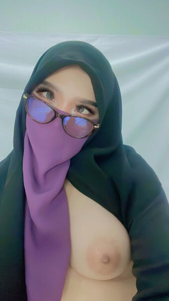 Hijab Camilla Nude Leaks OnlyFans Photo 74