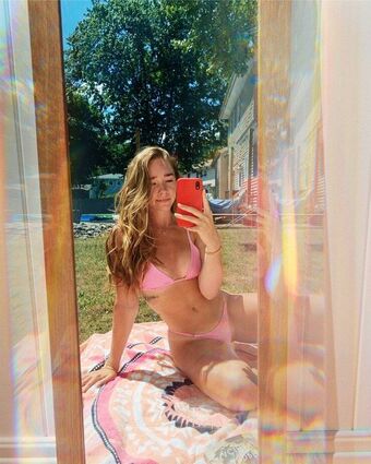Holly Taylor Nude Leaks OnlyFans Photo 44
