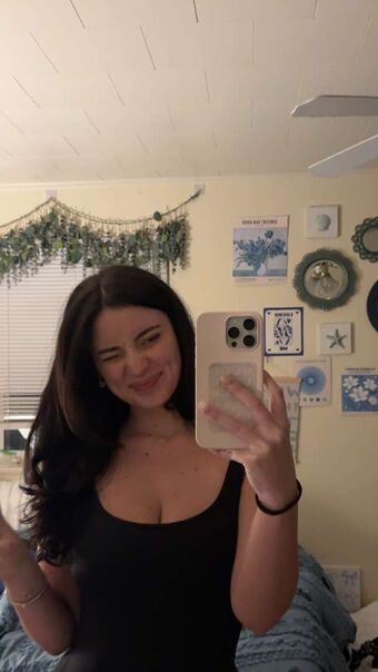 Hotblockchain / Emily Cocea / cryptobaddie1