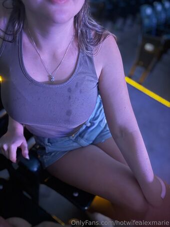 hotwifealexmarie Nude Leaks OnlyFans Photo 7