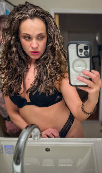 hotwifegrace.2 Nude Leaks OnlyFans Photo 1