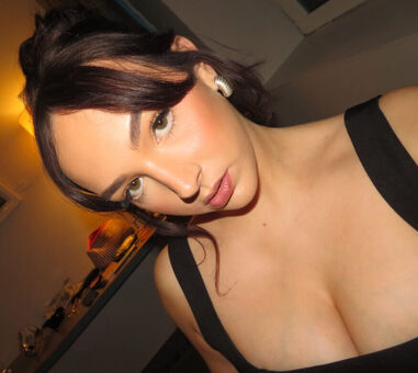 Isabelle Smith (Hollyoaks) Nude Leaks OnlyFans Photo 2