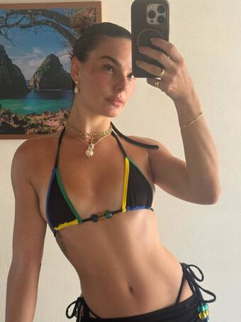Isis Valverde