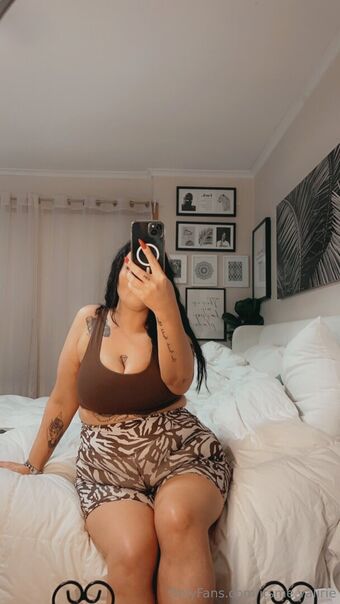 itsme.valirie Nude Leaks OnlyFans Photo 25