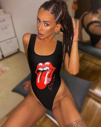 Ivana Puzic Nude Leaks OnlyFans Photo 9