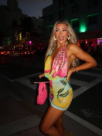 Izzi Dame