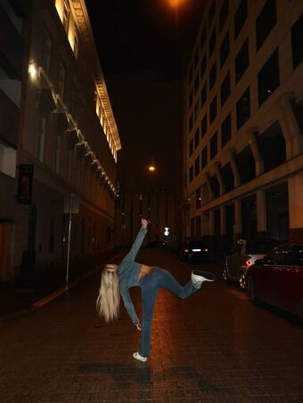 Izzi Dame