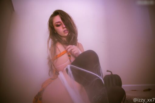 Izzy-xx