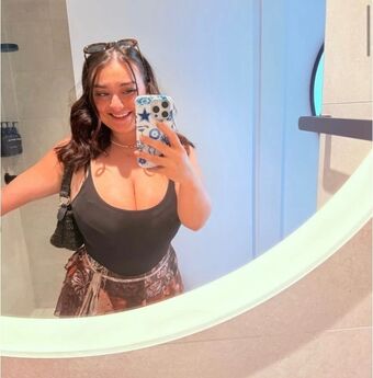 izzylareina Nude Leaks OnlyFans Photo 10