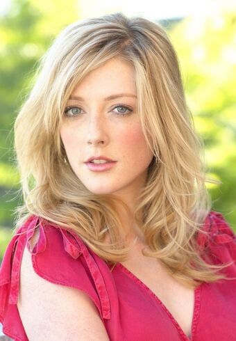 Jennifer Finnigan