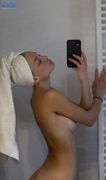 juliawulf Nude Leaks OnlyFans Photo 15