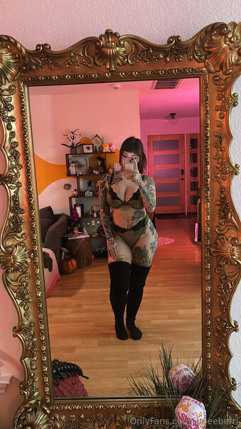 Juneeberri Nude Leaks OnlyFans Photo 14