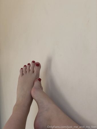 just_me_and_my_feet Nude Leaks OnlyFans Photo 2