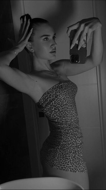Karinator Nude Leaks OnlyFans Photo 6
