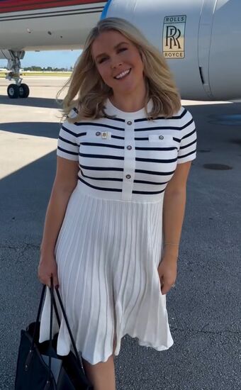 Karoline Claire Leavitt