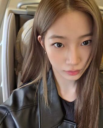 Kazuha Nakamura 中村 一葉