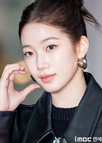 Kazuha Nakamura 中村 一葉